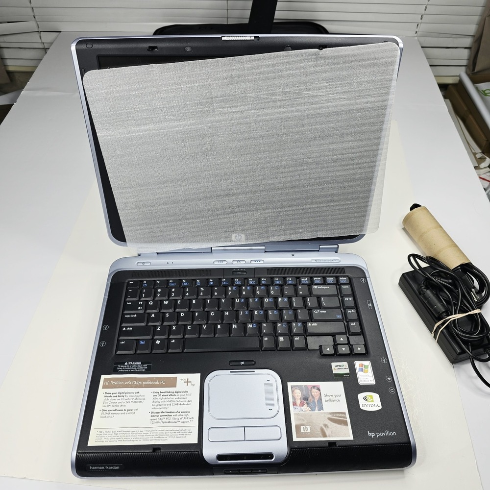 HP Pavilion zv5000 Laptop zv5434rs AMD Athlon XP Windows XP Discs Case Retro